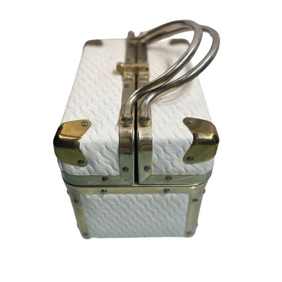 Vintage White Hard Shell Handbag Metal Accents & Top Handle - Retro Look- LT3287 - Picture 2 of 6